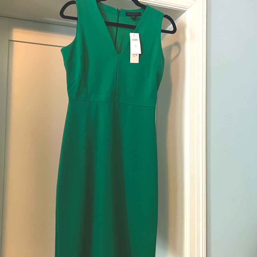 NWT Banana Republic Emerald Green Shift Dress - perfect for fall, flattering!!